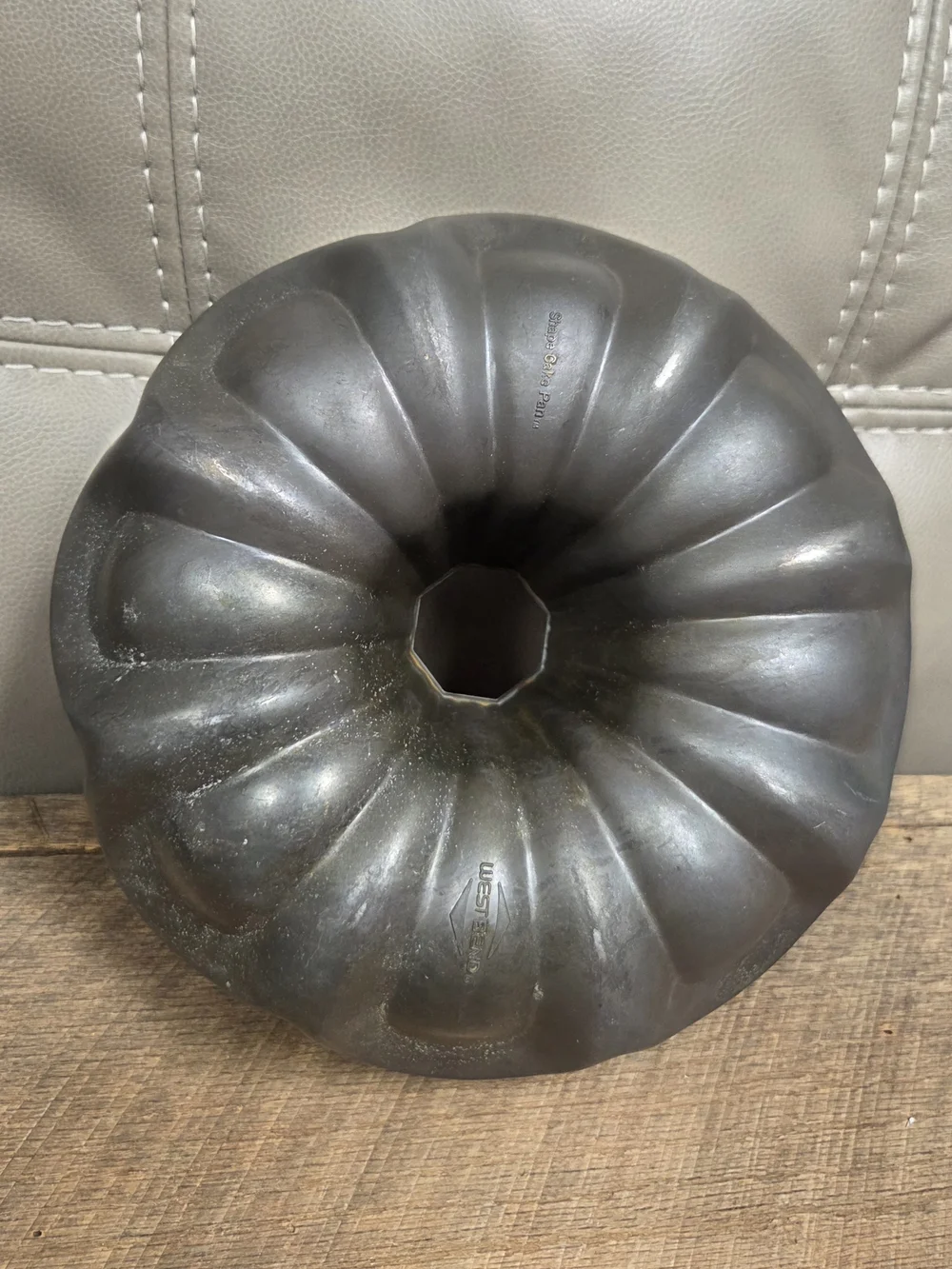 Vintage West Bend Cast Aluminum Fluted Tube Heavy Duty Cake Mold 10-in Bin 1J